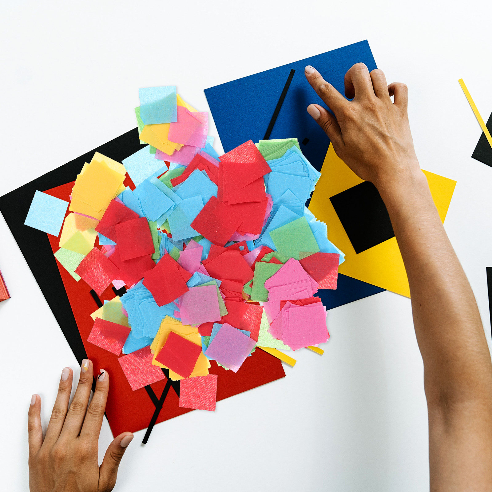 Vierkantjes van tissuepapier,  - Papercraft Supply Confetti recensie en prijs